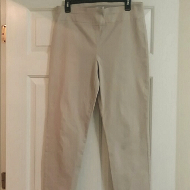 Crown And Ivy Womens Cream Colored Pants